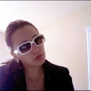 Meet your Posher, Natia